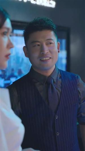 《擦边剧:我在夜总会当经理》短剧封面