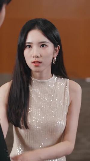 《悬赏剑仙,他不装了(80集)张铭祥&薄艾莹(夸克网盘)》短剧封面