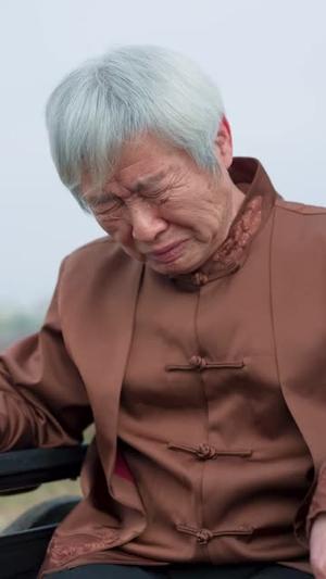 《重生：携美共创商业神话之路（80集）闵雨飞＆林一允（夸克网盘）》短剧封面