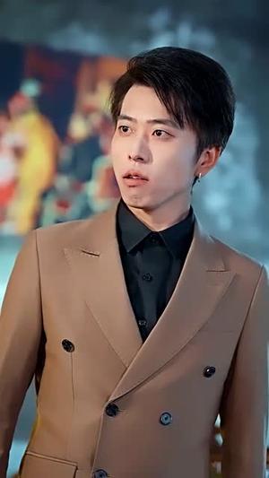 《重返零五缔造辉煌（80集）项宇航&伍怡（夸克网盘）》短剧封面