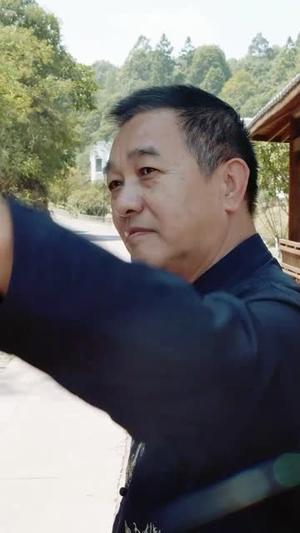 《神医出山彪悍娇妻包分配(101集）（夸克网盘）》短剧封面