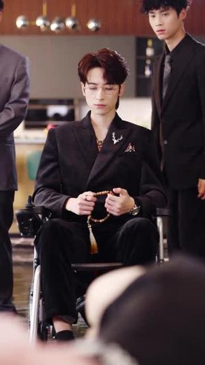 《厉总,今天夫人又乌鸦嘴啦(85集)高煜辰&李雪阳(夸克网盘)》短剧封面