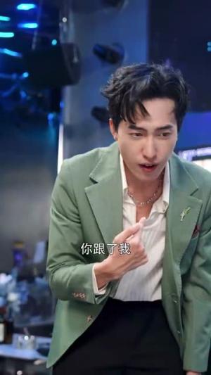 《暗夜与黎明:双生(32集)(夸克网盘)》短剧封面