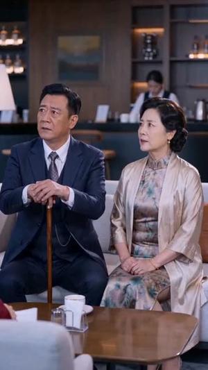 《重生蚊皇步步为凰（65集）AI短剧（夸克网盘）》短剧封面