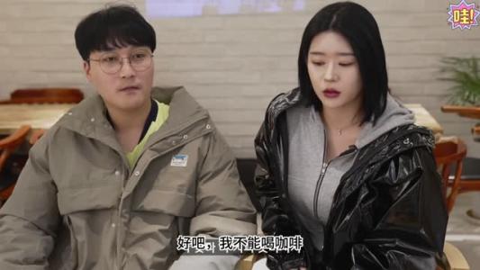 《【中字】韩国网剧-当前女友遇到现友女(夸克网盘)》短剧封面