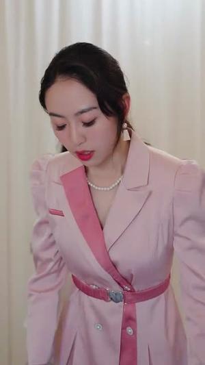 《落魄千金触底反弹(83集)杨鹏丞&张紫淋(夸克网盘)》短剧封面