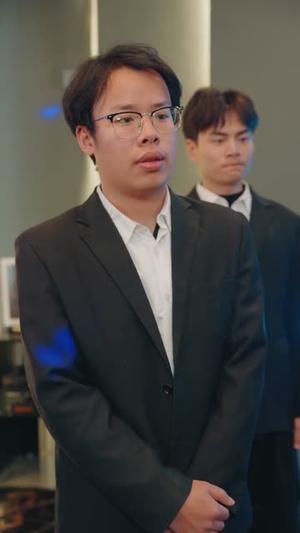 《金盆洗手，我带小弟重建辉煌（106集）马丽莎＆丛恺凡（夸克网盘）》短剧封面