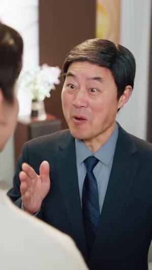 《修仙归来，总裁姐姐倒追我（81集）刘相奇&童欣（夸克网盘）》短剧封面