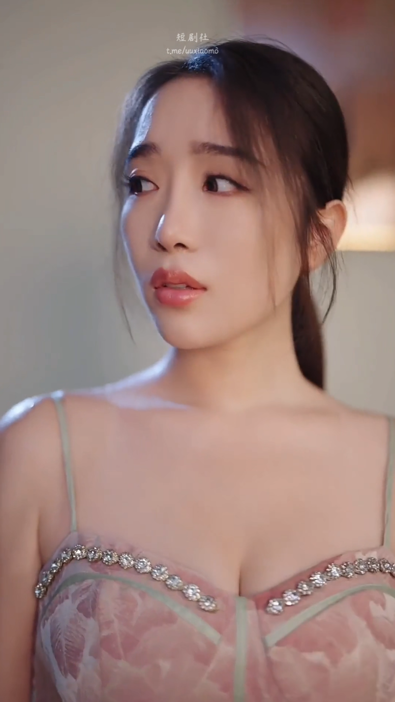 《擦边短剧:女人的芳香&温香软玉&人生百味情深最浓(夸克网盘)》短剧封面