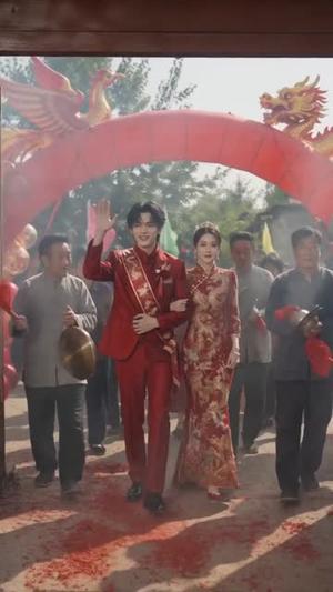 《从婚宴肉猪到万兽之王,她悔疯了(80集) AI短剧(夸克网盘)》短剧封面