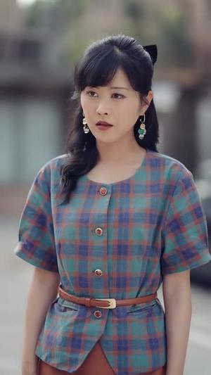 《许你万千光芒好（36集）（夸克网盘）》短剧封面