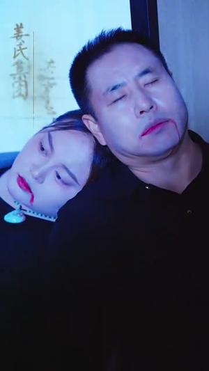 《她的玫瑰藏着刀（80集）段平&王玥伊（夸克网盘）》短剧封面