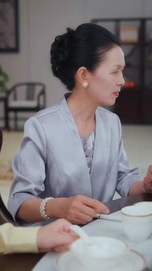《联姻当天被抛弃，转身嫁给白月光（90集）孟瑞＆马维丽（夸克网盘）》短剧封面