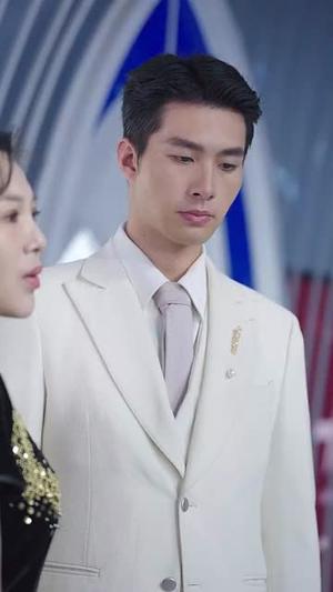 《闪婚后禁欲大佬又吃醋了（79集）（夸克网盘）》短剧封面