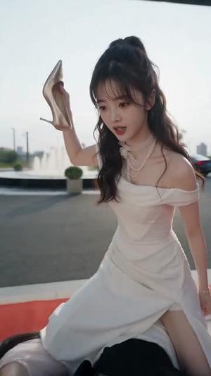 《穿书被读心后成了万人迷(64集)(夸克网盘)》短剧封面