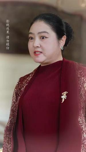 《女帝驾到偏要宠夫无度(60集)杨辰瑞&丁晓(夸克网盘)》短剧封面